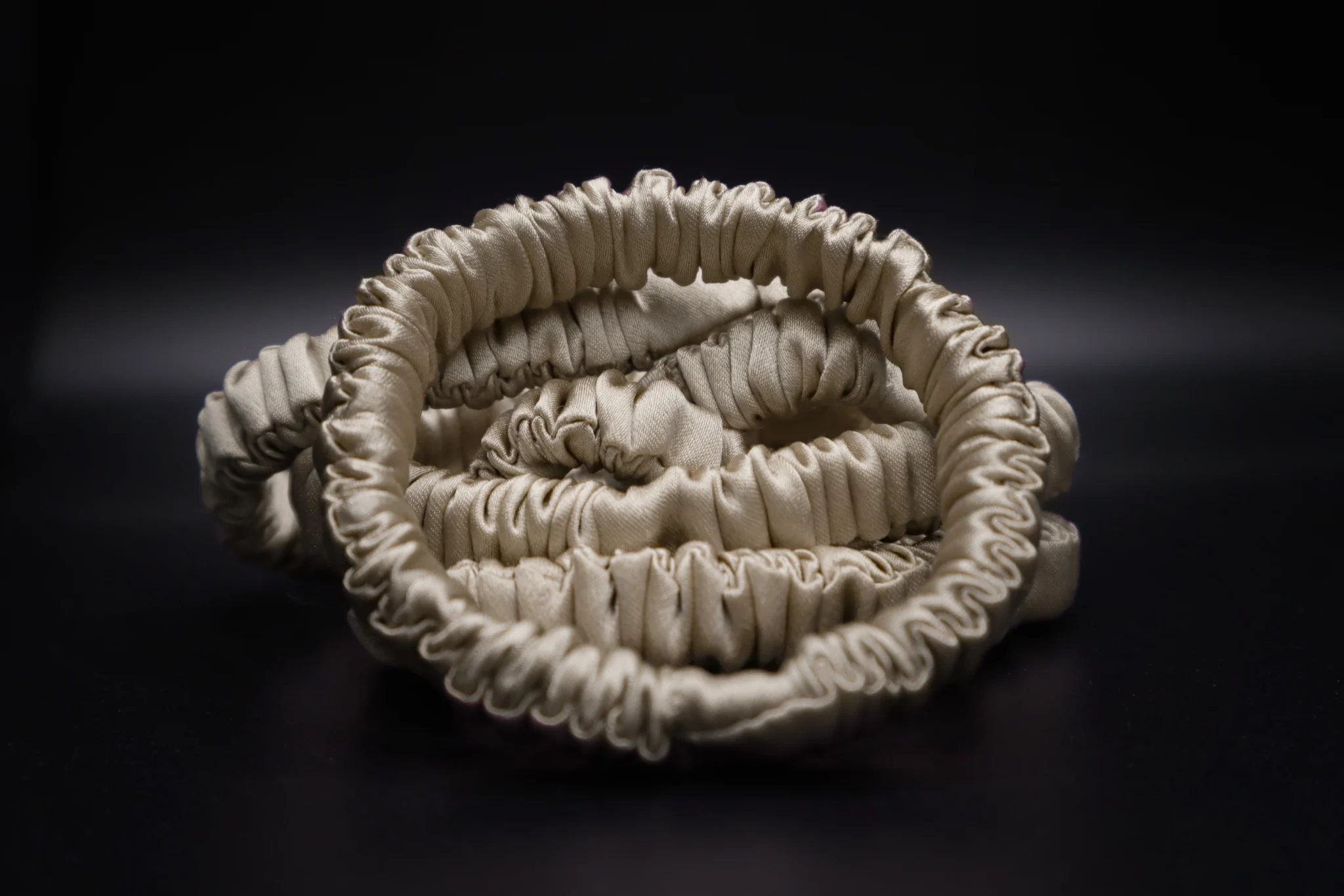 Sckrunchi 22-momme silk scrunchie in gold silk Scrunchy - gentle on hair